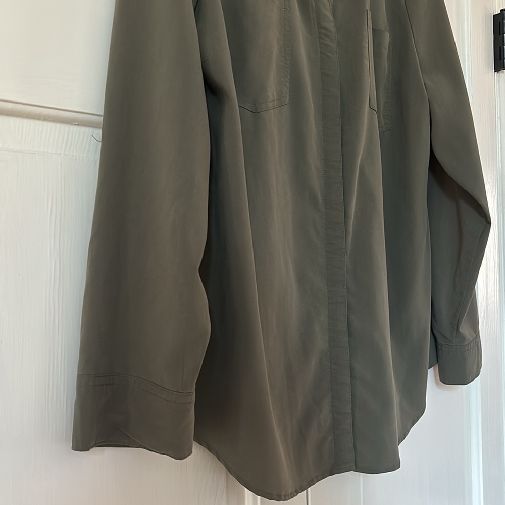 Chico’s Size 2 Olive Solid Hidden Button Down Uti… - image 4